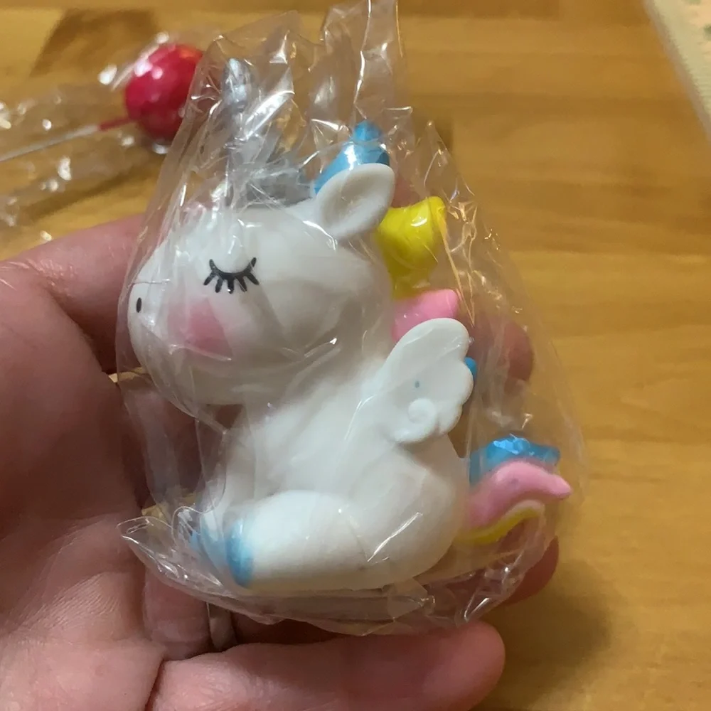 Cake Toppers Unicorns and Balloons . New 8pc - toy